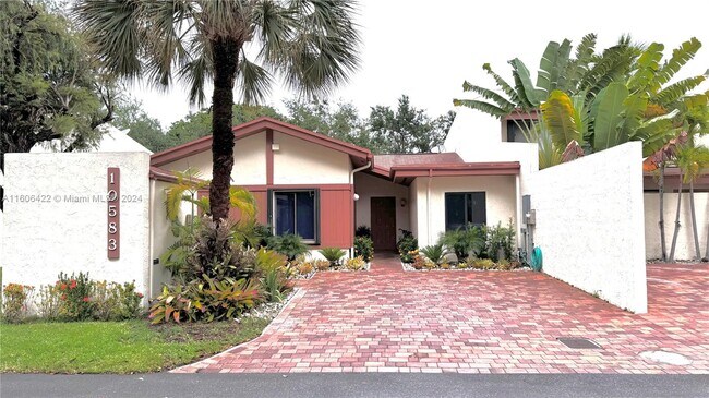 Building Photo - 10583 SW 77th Terrace