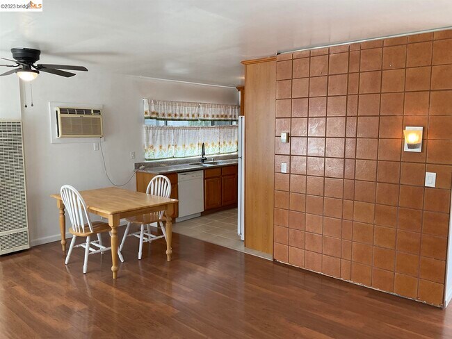 Foto del edificio - 360 Park Ln