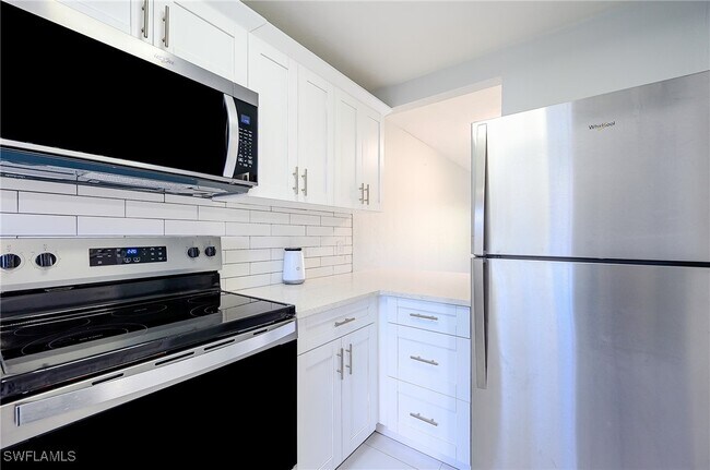 Building Photo - 26650 Southern Pines Dr