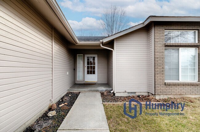 Building Photo - Cute house near the Village in Meridian