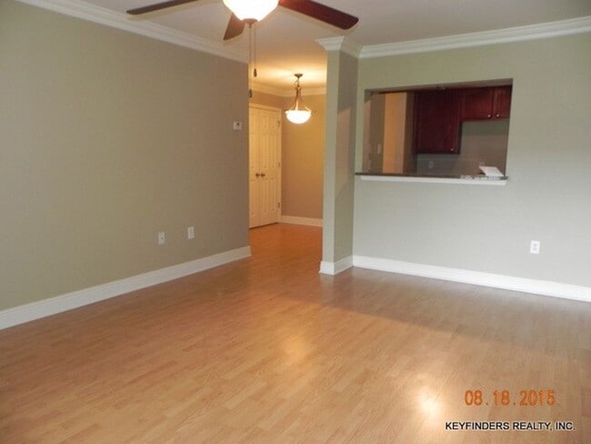 Building Photo - 2 Bedroom Condo  Near LSU in a Gated Commu...