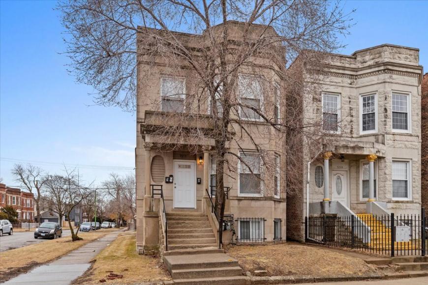 Foto principal - 2 bedroom in Chicago IL 60649