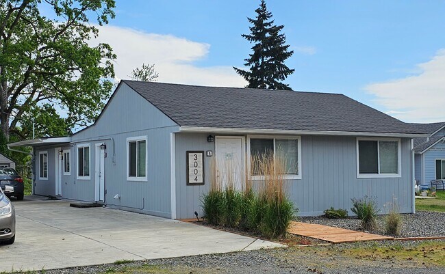 Building Photo - 3004 S 80th St