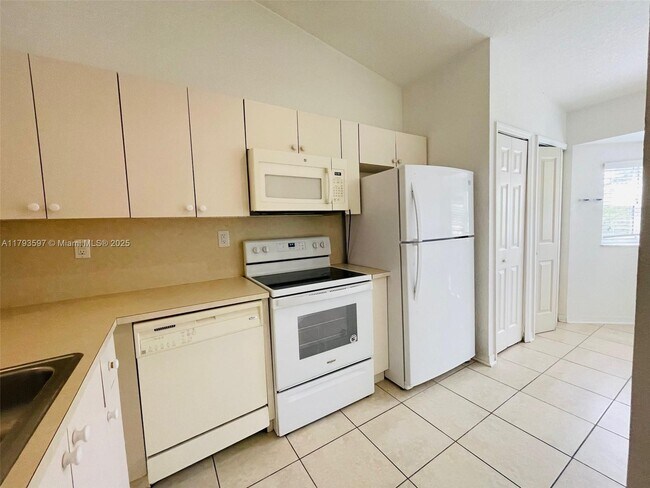 Foto del edificio - 940 NE 34th Ave