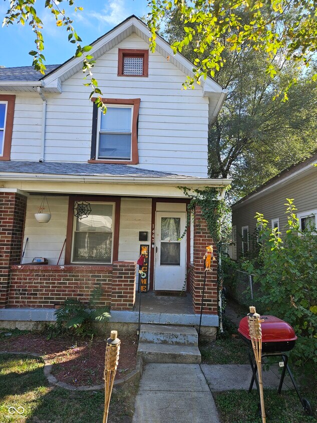 Building Photo - 1447 W Lee St