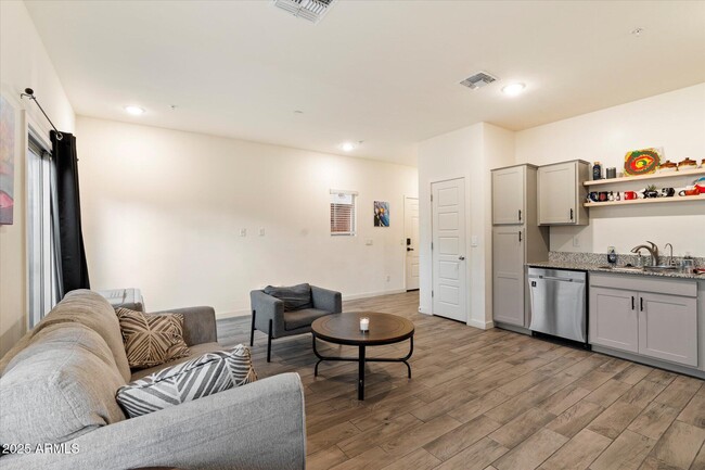 Foto del edificio - 2259 W Harmont Dr