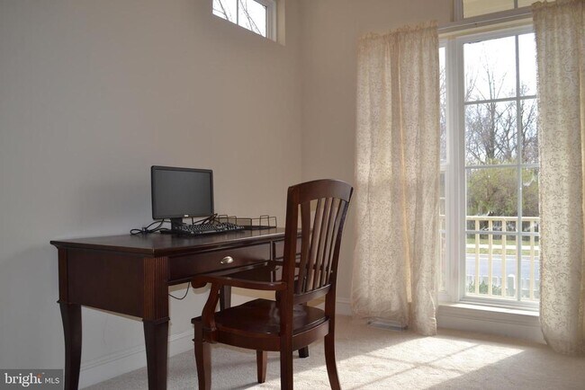 Foto del edificio - 23857 Burdette Forest Rd