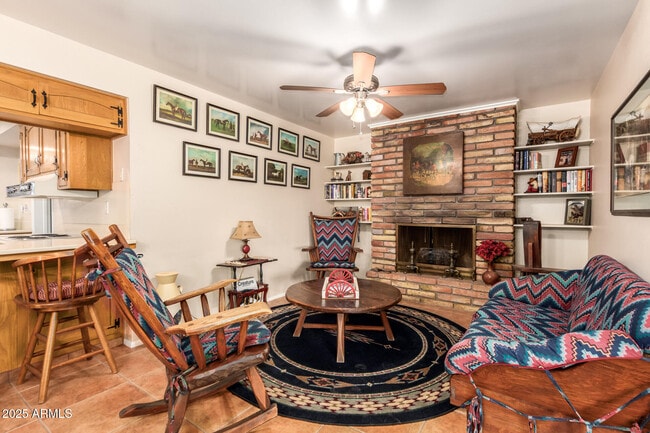 Building Photo - 6419 E Cactus Rd