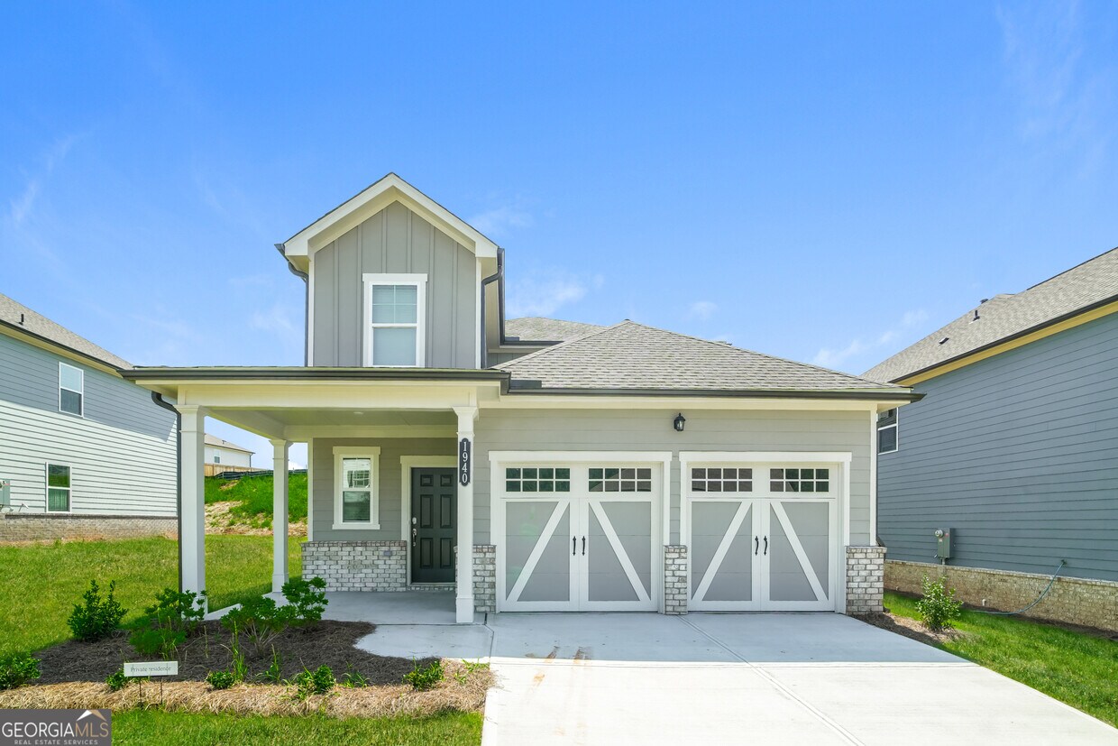 Foto principal - 1940 Logan Ln