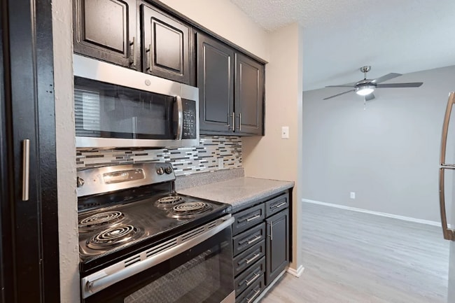 Building Photo - 531 Bedford Rd