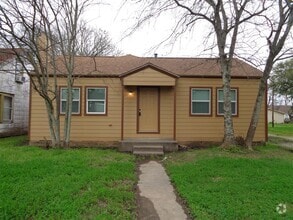Building Photo - 1118 W 5th St