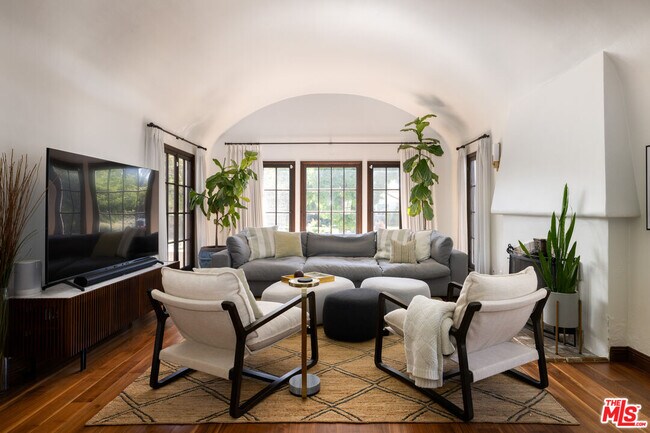 Foto del edificio - 851 Masselin Ave