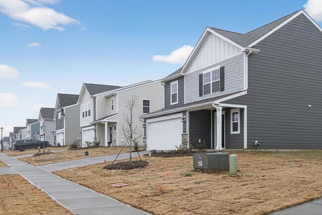 Foto del edificio - Spacious 5BR House in Statesville
