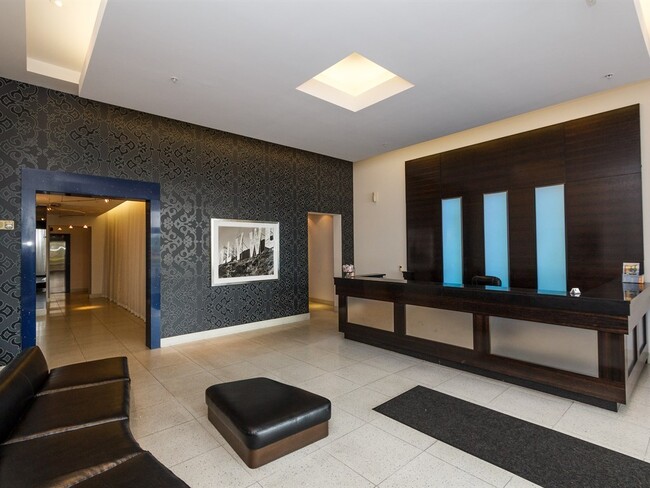 Foto del edificio - LUXURY 2 Bedroom / 2.5 Bathroom Downtown H...