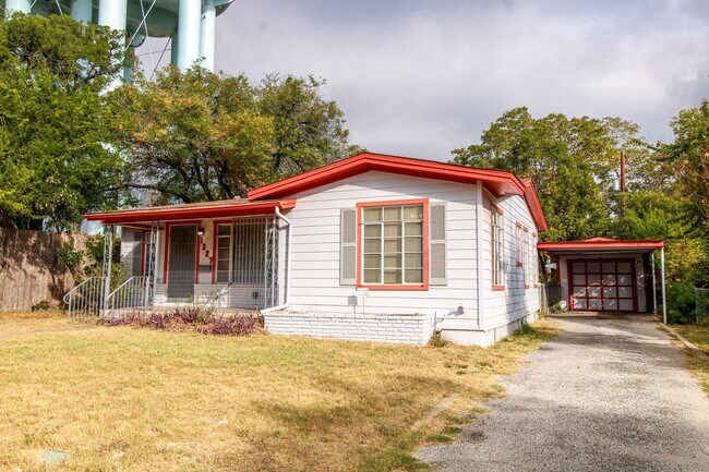 Photo - 1327 Vanderbilt St House