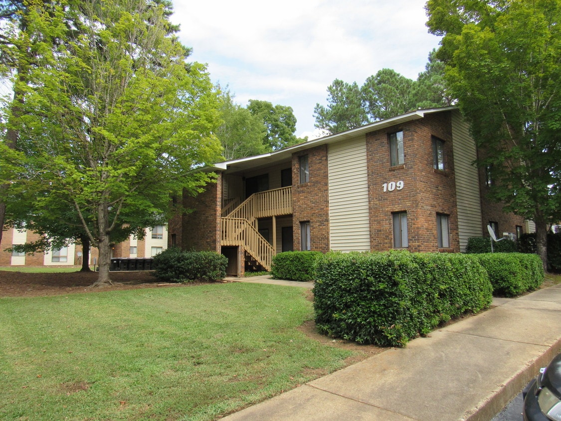 109 Windtree Ct, Greenwood, SC 29649 Apartments in Greenwood, SC