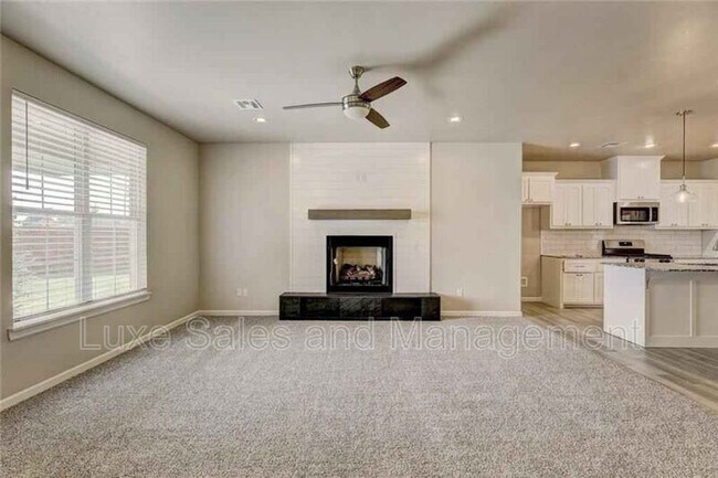 Building Photo - 101 N Shannon Way