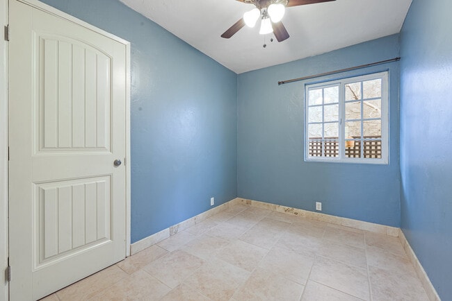 Building Photo - 3896 Harney St