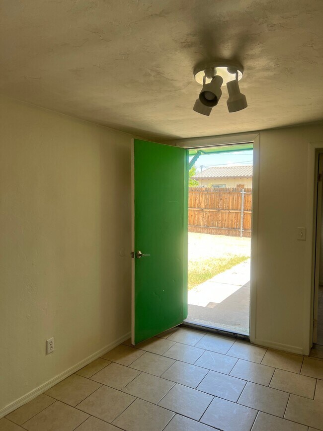 Foto del edificio - 826 E Lee St