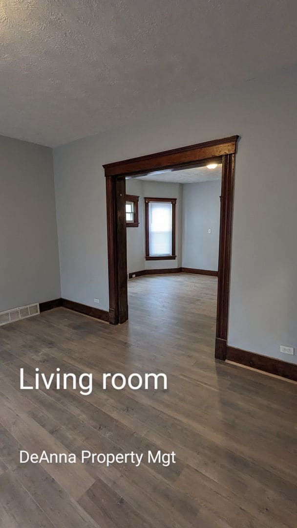 Building Photo - 2146 W 81st St