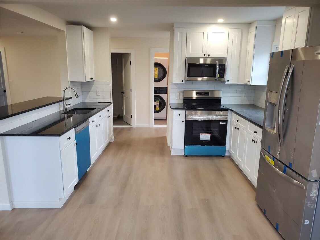 Foto principal - 958 Rockaway Ave