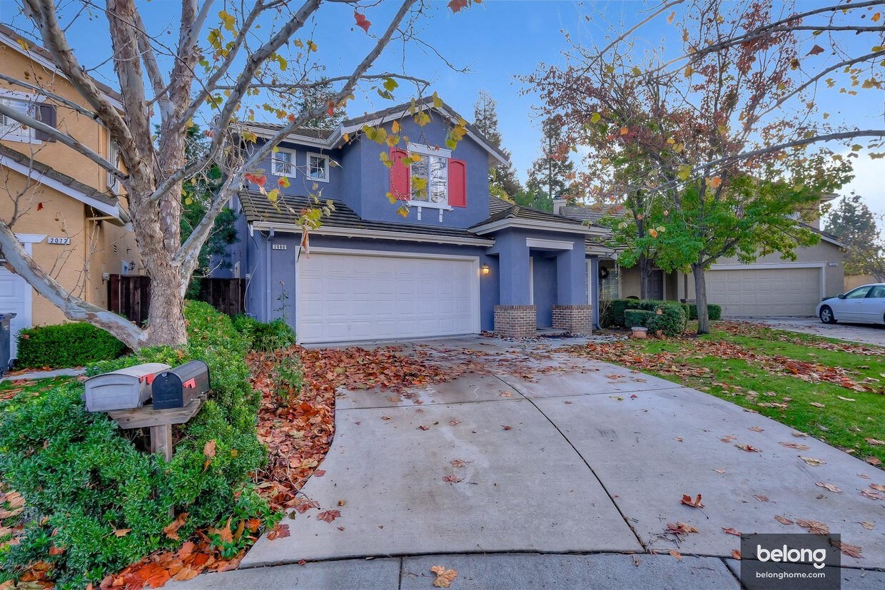 Primary Photo - 2080 Olivia Ct