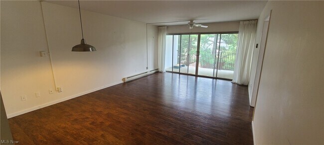 Foto del edificio - 2331 E Market St