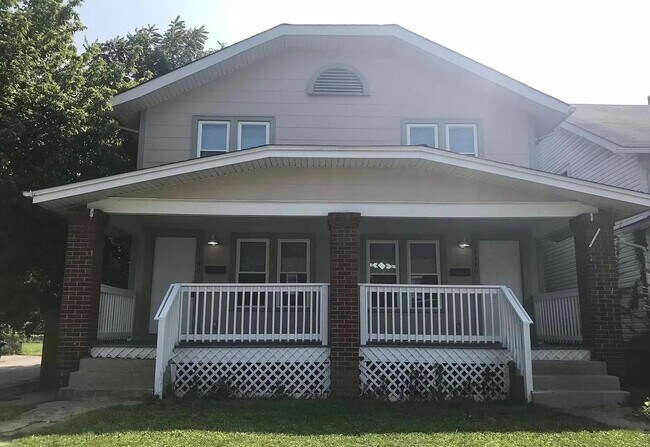 Building Photo - 1146 S Champion Ave