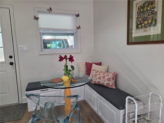 Foto del edificio - 603 Serramonte Dr