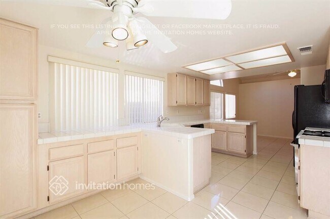 Foto del edificio - 4549 Special Ct