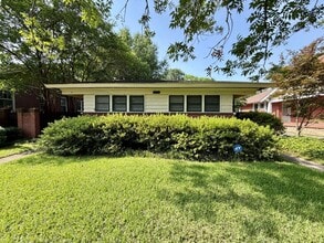 Building Photo - 2722 Wilmot Ave