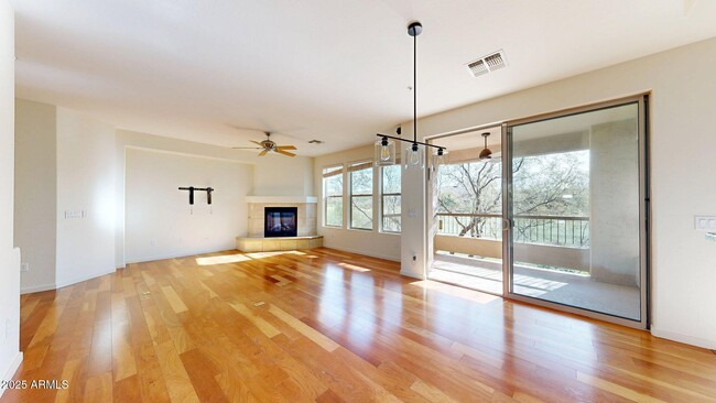 Building Photo - 10260 E White Feather Ln