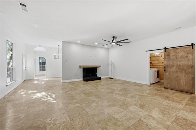 Foto del edificio - 7829 Creekview Dr