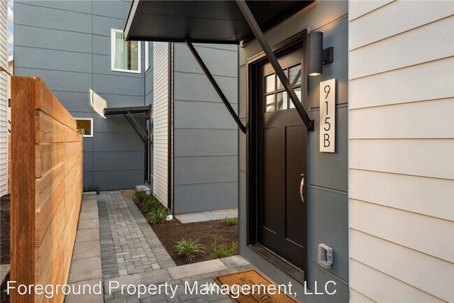 Foto del edificio - 2 br, 2 bath House - 915 N 103rd St Unit B