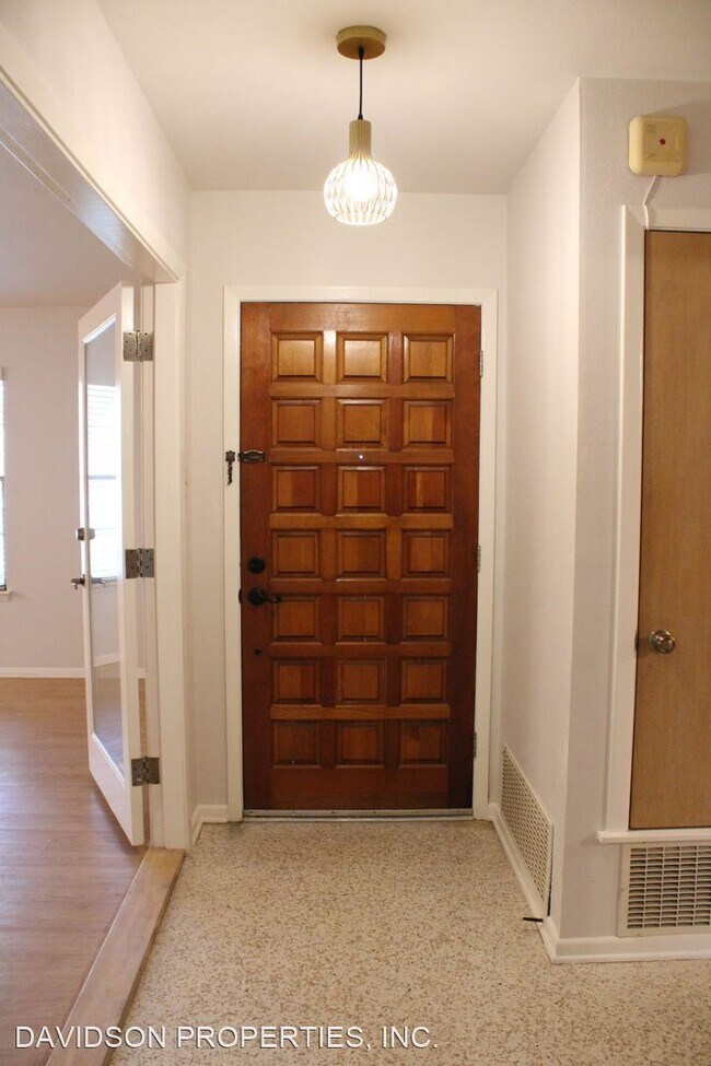 Building Photo - 2 br, 2 bath House - 102 El Rancho Way