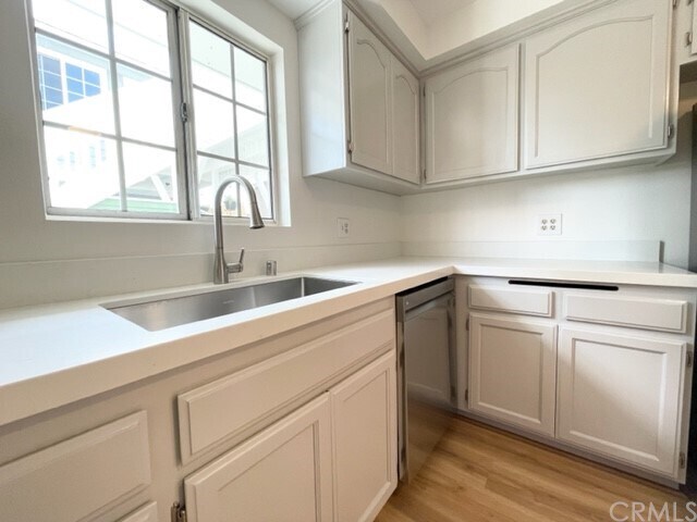 Building Photo - 2430 Cabrillo Ave