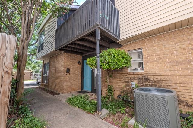 Foto principal - 2236 Irwin St