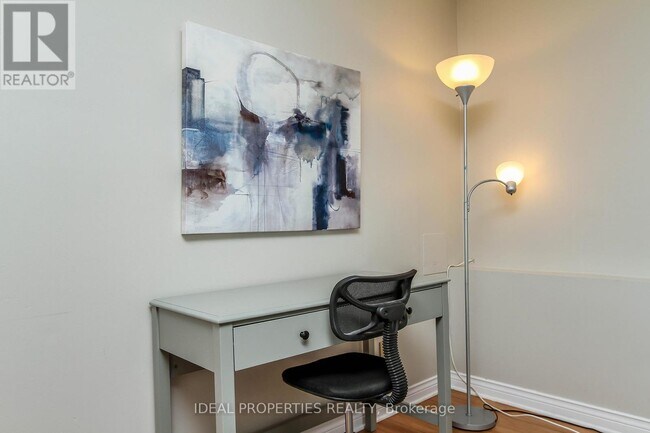 Photo du bâtiment - 276 Carruthers Ave