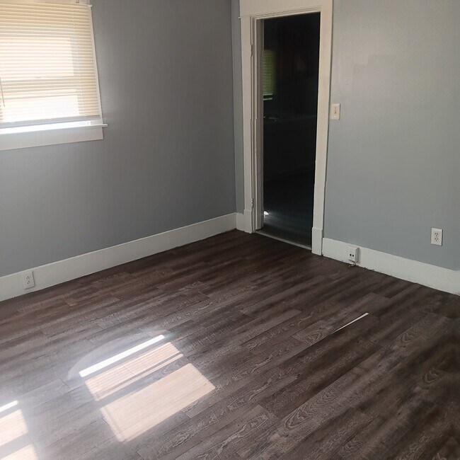Foto del edificio - 613 N 39th St