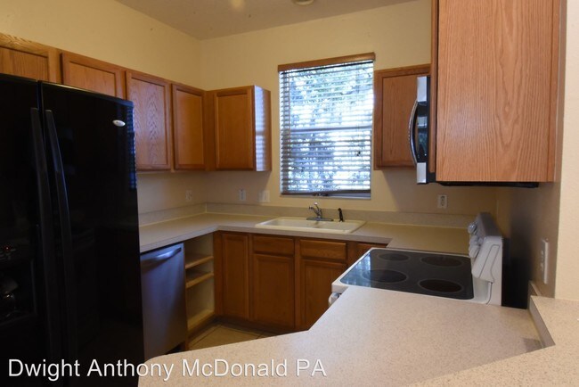 Building Photo - 2 br, 1.5 bath House - 11016 Black Swan Court