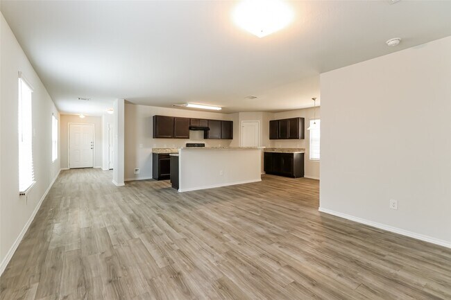 Foto del edificio - 520 Meadow Park Ln