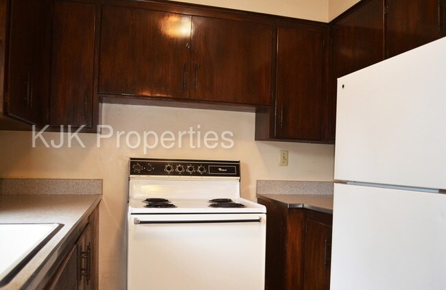 Foto del edificio - 8650 SW Canyon Ln