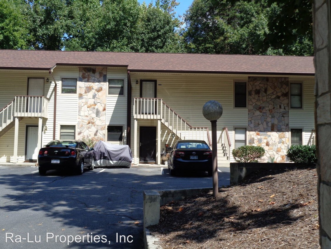 Primary Photo - 505 Brookside Ct