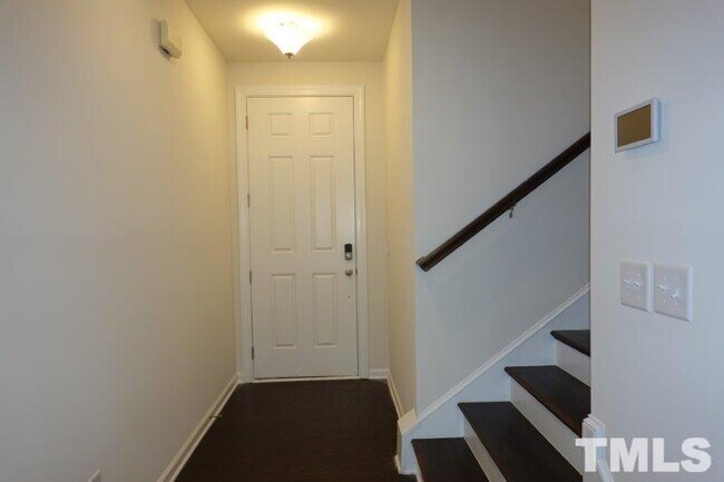 Building Photo - 104 White Crane Ct
