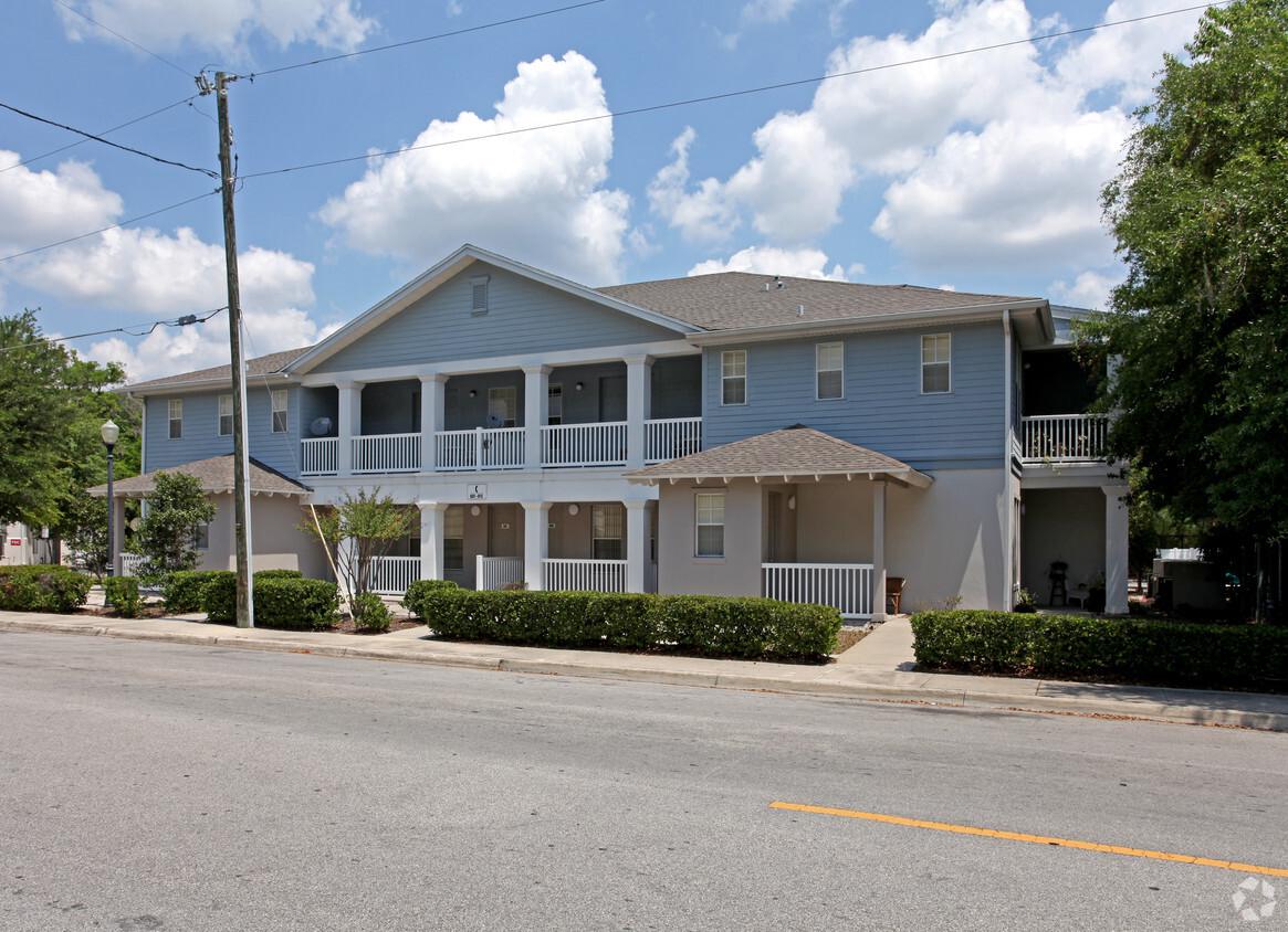 Primary Photo - Railroad Avenue Apartments