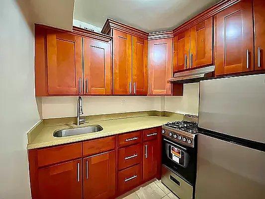 Foto del edificio - 0 bedroom in Bronx NY 10463