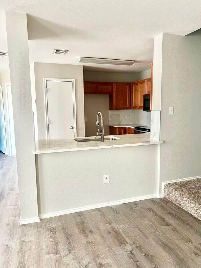 Foto del edificio - 406 Bellevue Ln