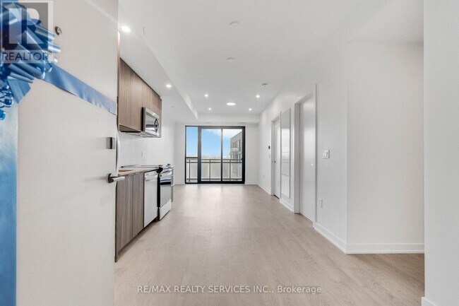 Building Photo - 720 Whitlock Ave