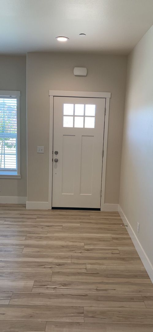 Foto del edificio - Newer home for rent