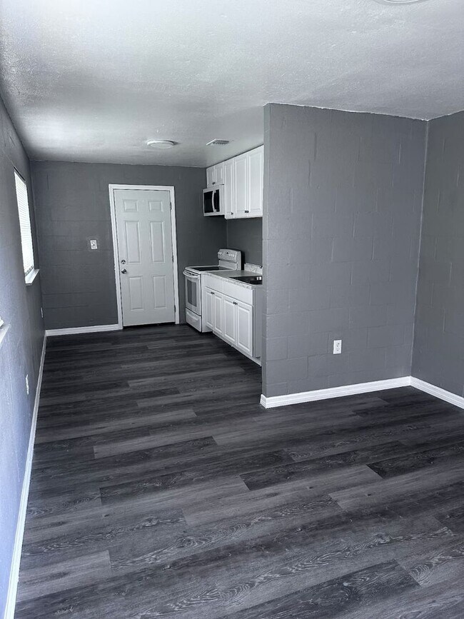 Foto del edificio - 307-309 3RD TERRACE SW, MULBERRY, FL 33860